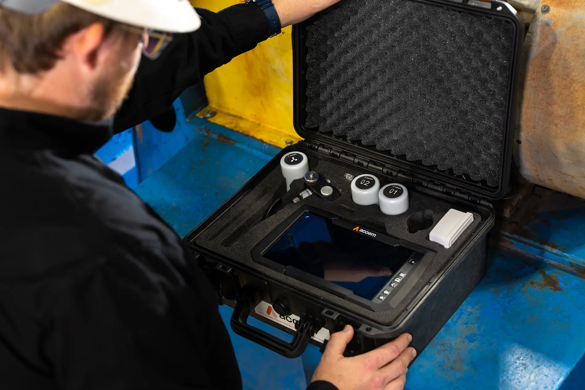 Wireless_Balancer_Onsite_Over_the_Shoulder_Case_Shot_1.webp