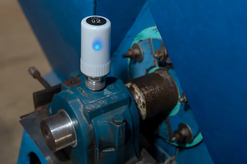 Wireless_Balancer_Onsite_Sensor_2_Mounted_on_Machine.webp